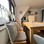 Ankerplatz In Ruhiger Wohngegend *